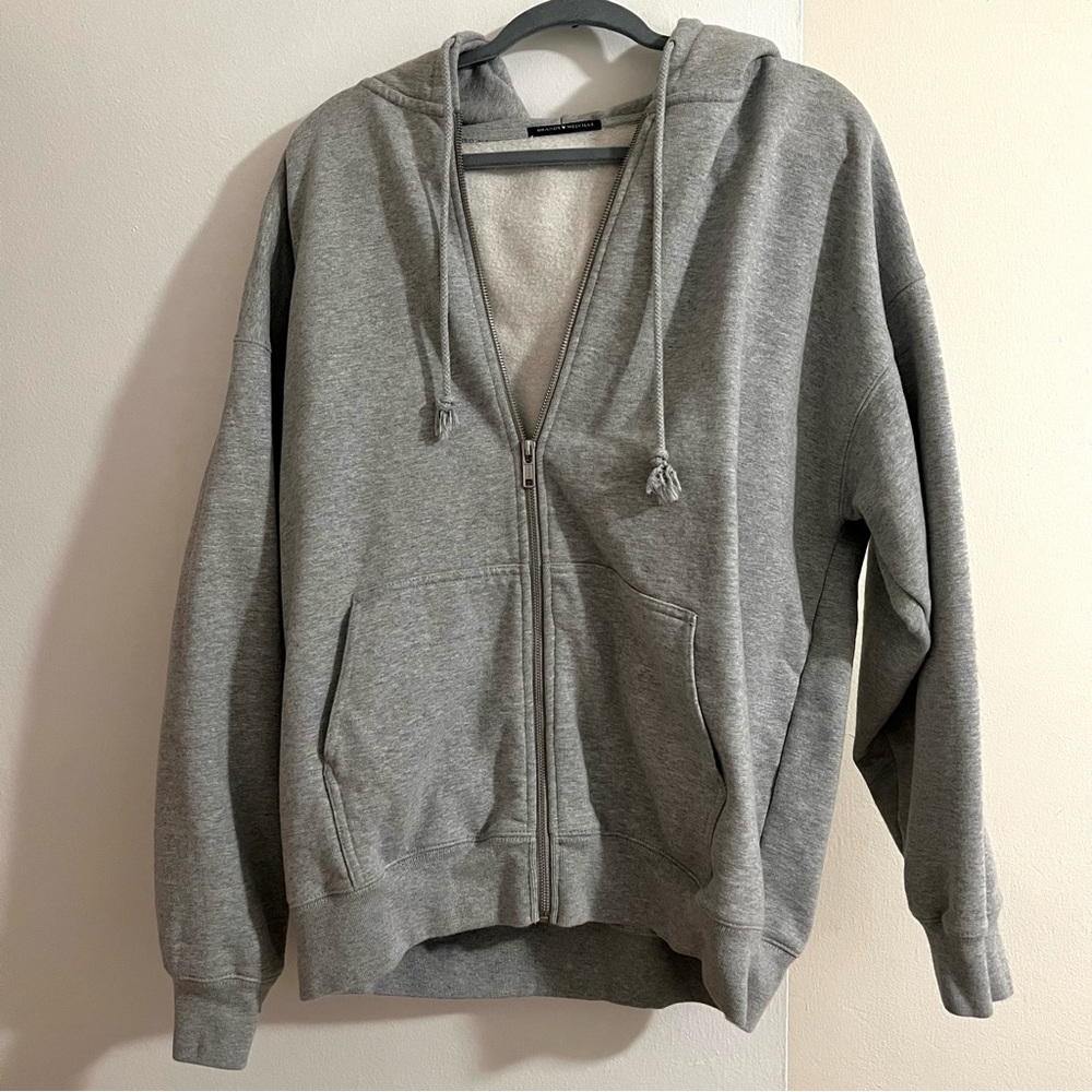 ✨Brandy Melville CHRISTY HOODIE✨